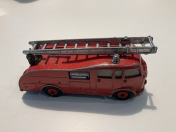 Image 1 of 7
