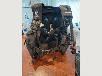 Image 1 of 6