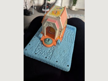 Image 1 of 4