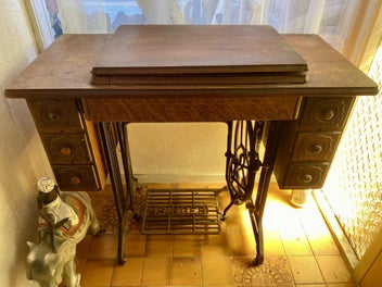 Image 1 of 4
