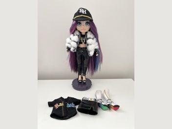Image 1 of 6