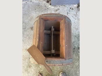 Image 1 of 7