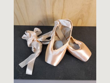 Image 1 of 7