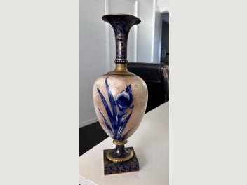 Image 1 of 7