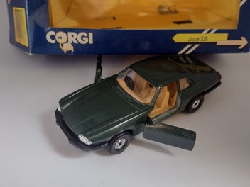 Image 1 of 8