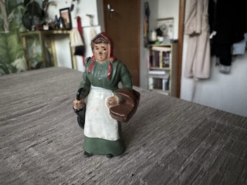 Image 1 of 4
