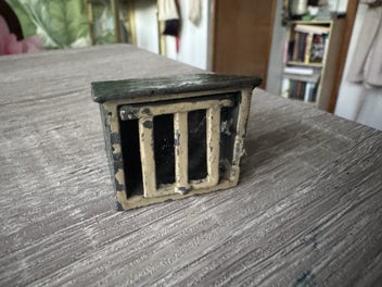 Image 1 of 4