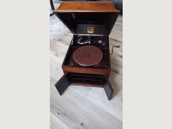 Image 1 of 7