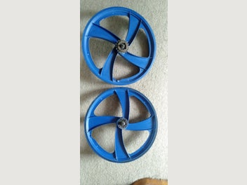 Image 1 of 4