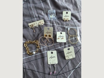 Image 1 of 4