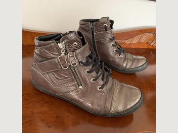 Image 1 of 4