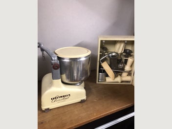 Image 1 of 3