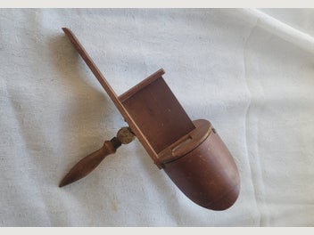 Image 1 of 7