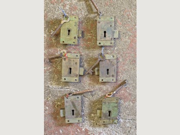 Image 1 of 7