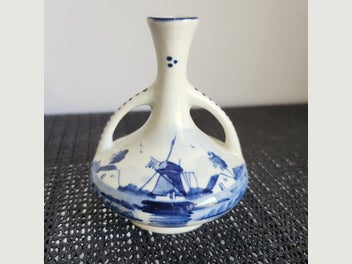 Image 1 of 7
