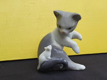Image 1 of 8