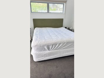 Image 1 of 7