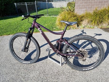 Image 1 of 6
