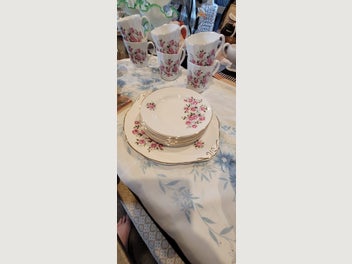 Image 1 of 4