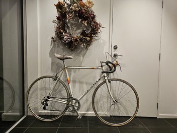 Image 1 of 7