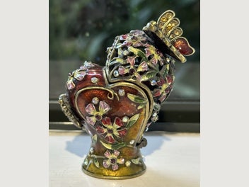 Image 1 of 6