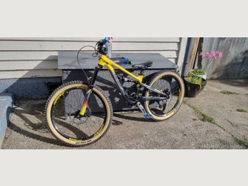 Image 1 of 4