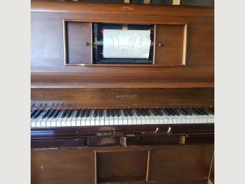 Image 1 of 7