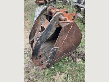 Image 1 of 8