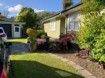 Image 1 of 7