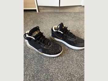 Image 1 of 5