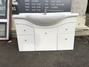 Image 1 of 7