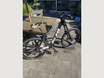 Image 1 of 7