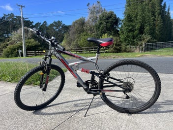 Image 1 of 6