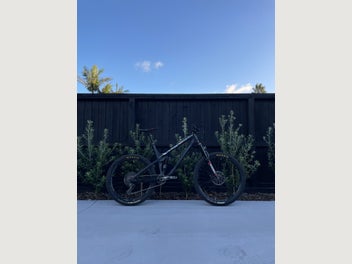 Image 1 of 7
