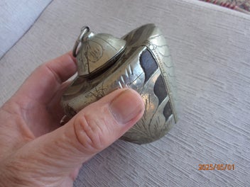 Image 1 of 6