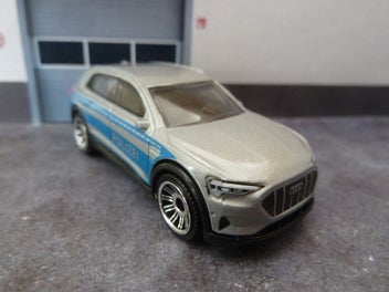 Image 1 of 7