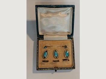 Image 1 of 7