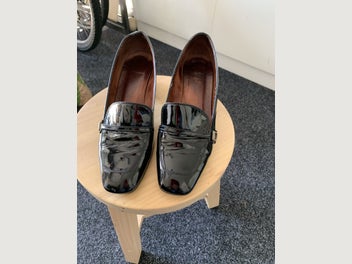 Image 1 of 5