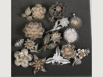 Image 1 of 5