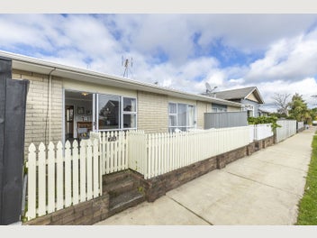 Image 1 of 20