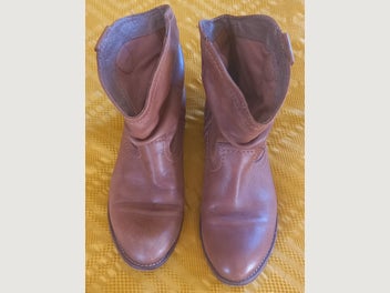 Image 1 of 8