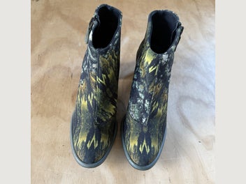 Image 1 of 6