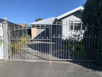 Image 1 of 7