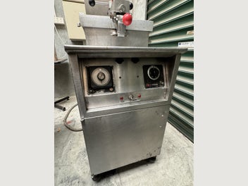 Image 1 of 7