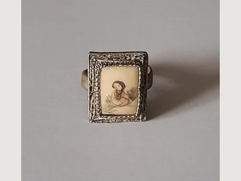 Image 1 of 4
