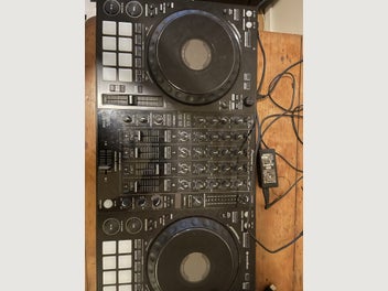 Image 1 of 4