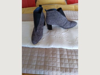 Image 1 of 4
