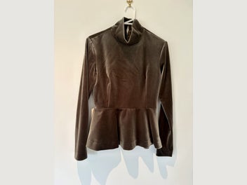 Image 1 of 4