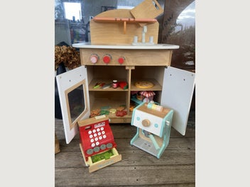 Image 1 of 7