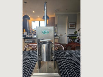Image 1 of 6